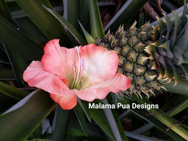Mariage - HIBISCUS HAIR CLIP, Hawaiian Hair flower, Tropical Headpiece, Real Touch, Tropical Hair Clip, Natural Size, Bridal Hair clip, Beach Wedding