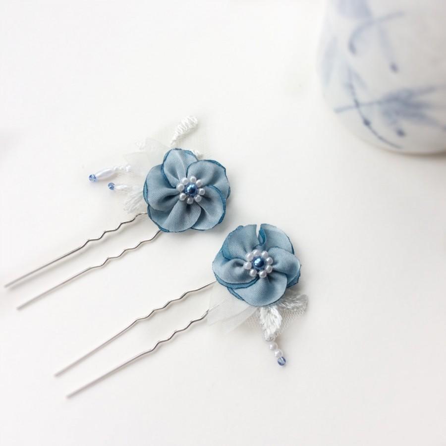 زفاف - Blue wedding hairpins, pair of flowers with blue and ivory beads and lace, bridal Something Blue or also for Bridesmaids, or gift for brides