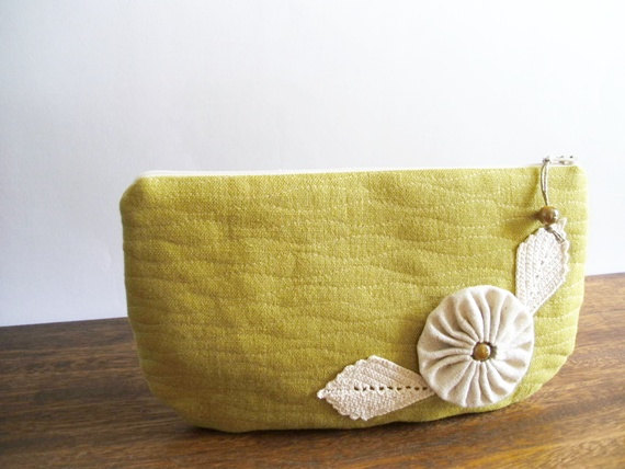 زفاف - Zitron Clutch, Handbag with Crochet Flower, Bridal Purse, Rounded Clutch Bag, Rustic Wallet