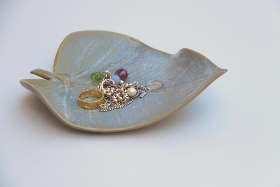 Leaf Shaped Dish, Ceramic Ring Dish, Ceramic Jewelry Dish, Ceramic Leaf