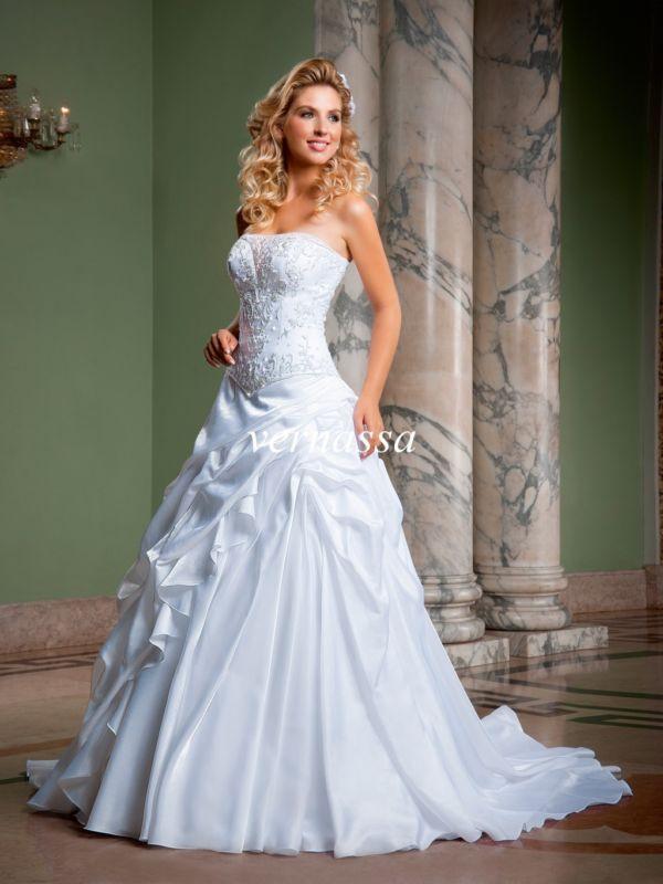Hochzeit - White/ivory Bridal Gown