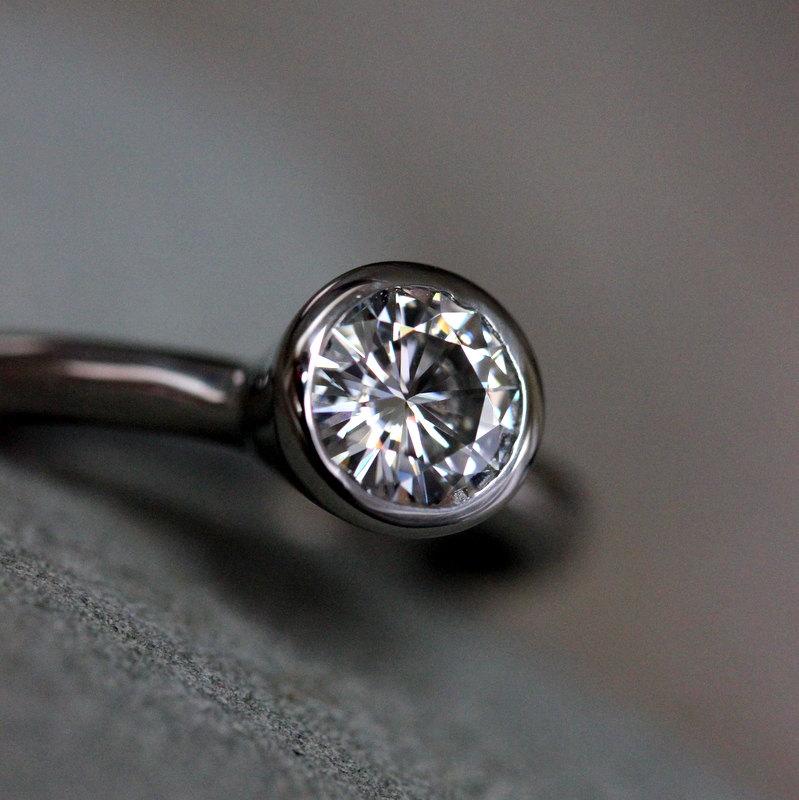 زفاف - Moissanite Ring, White Gold Ring, Solitaire, Recycled Metal Engagement Ring, Diamond Alternative