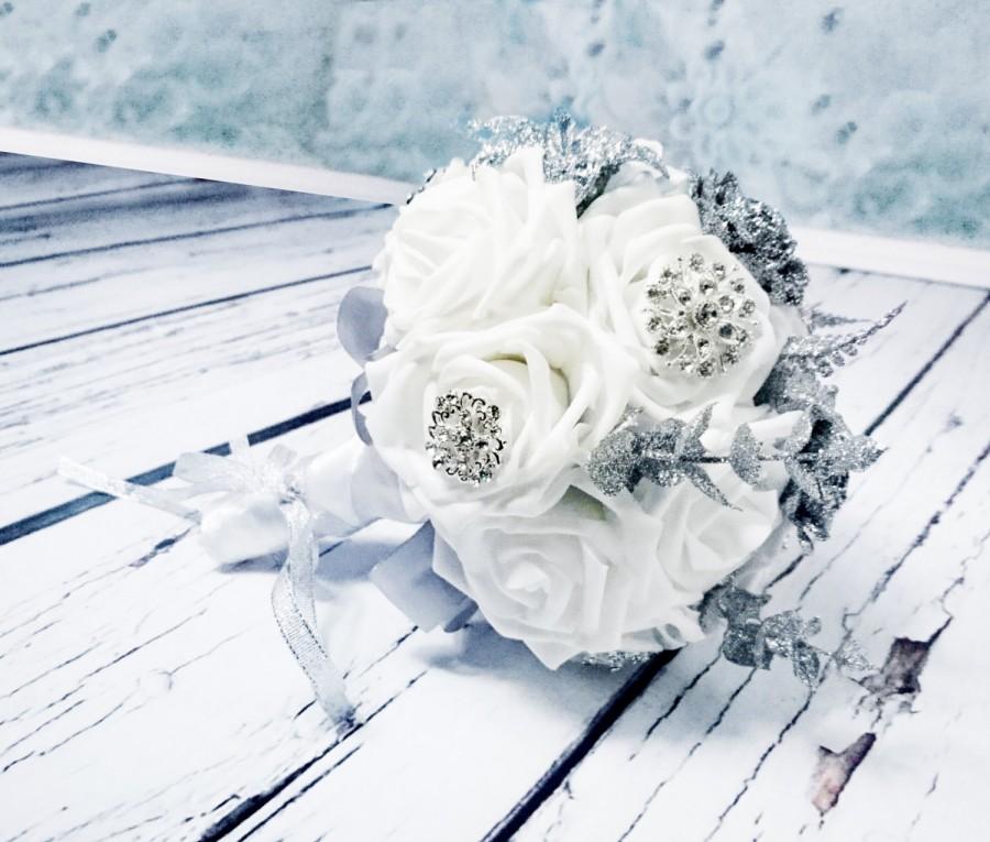 زفاف - White foam roses sparkle glitter brooches silver flowers wedding BOUQUET satin Handle, custom