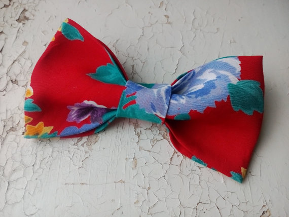 Wedding - red floral bow tie self tie ret bowtie with blue yellow blossom wedding in red men's gift daddy tie ringbearer outfit mariage en rouge ЦЯ586