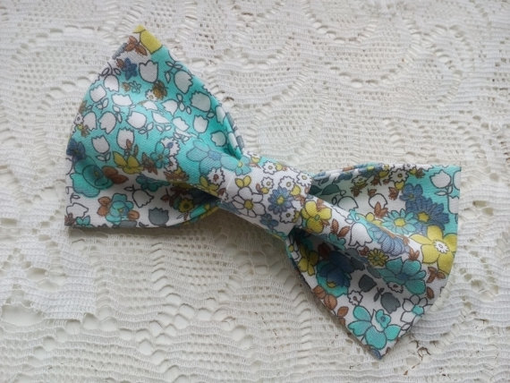 Mariage - cottage chic bow tie floral bowtie green bow ties mint tie cottage wedding woodland weddings mens gift country bridal gift boda del país ЮЗ1