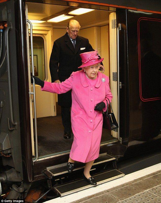 زفاف - One's Taking Lodgers! Queen Lets Out Apartment In St James's Palace