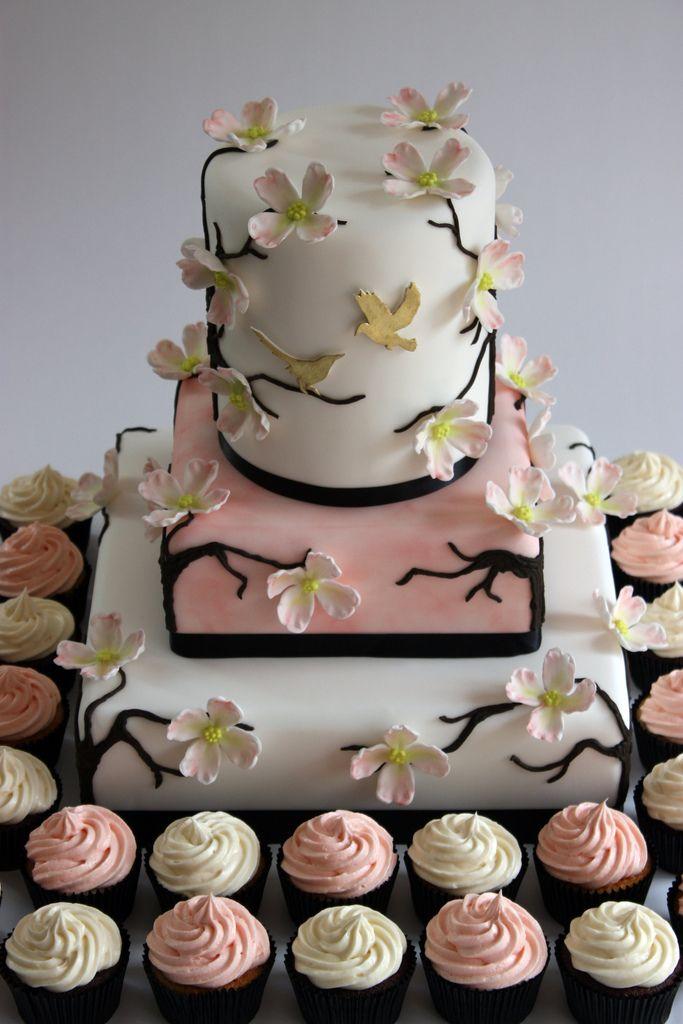 Mariage - Dogwood Blossom Wedding Cake With Cupcakes