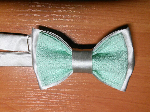 Hochzeit - Mens bow tie Embroidered Grey Satin Mint Bowtie Wedding Tie Groom Ties Birthday Gift Boyfriend Necktie Cadeau d'anniversaire Cravate d'ami