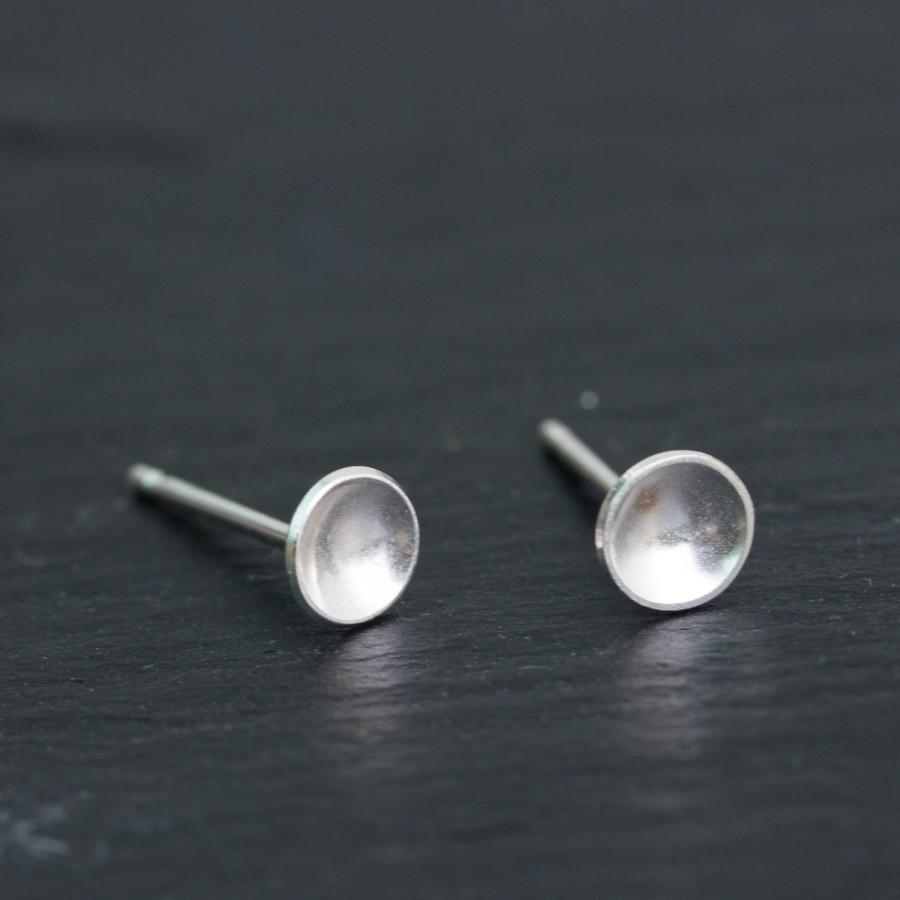 Свадьба - Small cup studs, sterling silver stud earrings - minimal, simple every day earrings