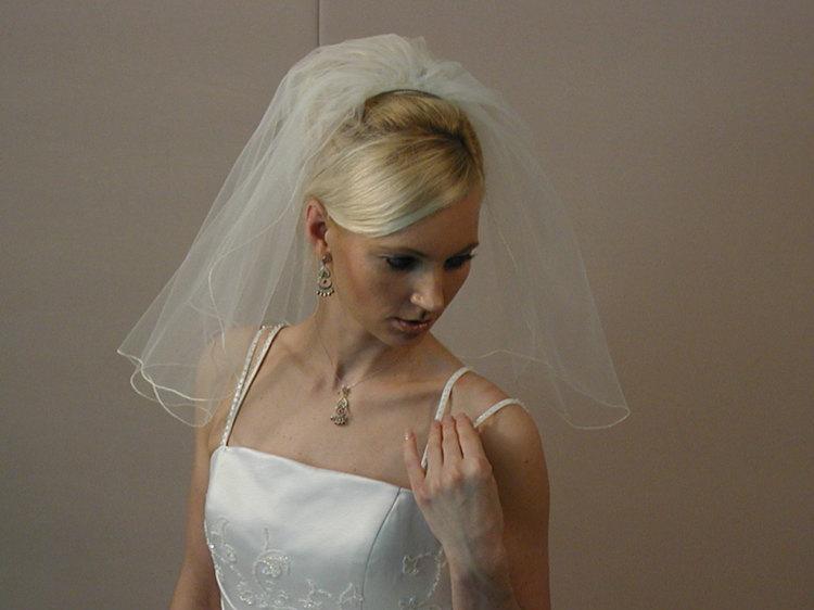Свадьба - Wedding veil, Bridal veil, 18" long should length with pencil edging wedding veil