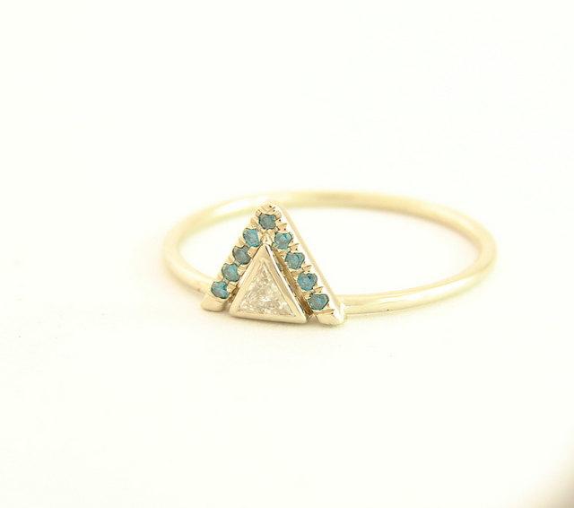 زفاف - Diamond Ring - Diamond Engagement Ring - Triangle Cut Diamond Ring - Engagement Ring with Pave Blue Diamonds - 14k Gold Ring - Diamond Ring