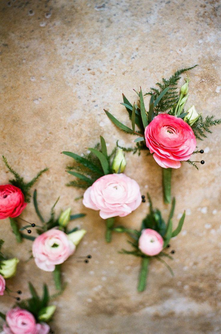 Hochzeit - Pink Ranunculus Boutonnieres