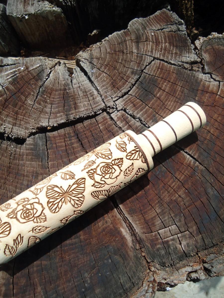 Свадьба - Roses and Butterflies rolling pin Pattern Embossed Engraved rolling pin Womens Gift for her Moms Wife Sister Girlfriend gift Cookie stamp