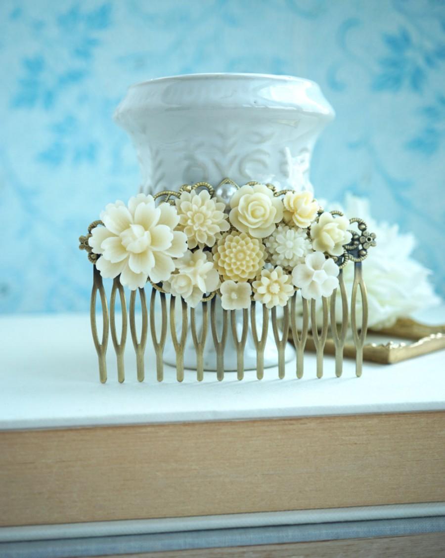 Hochzeit - Wedding Comb, Large Ivory Floral Comb, Ivory white Flower Bridal Comb. Rustic Ivory Wedding Bridal Wedding Comb, Large Floral Collage Comb