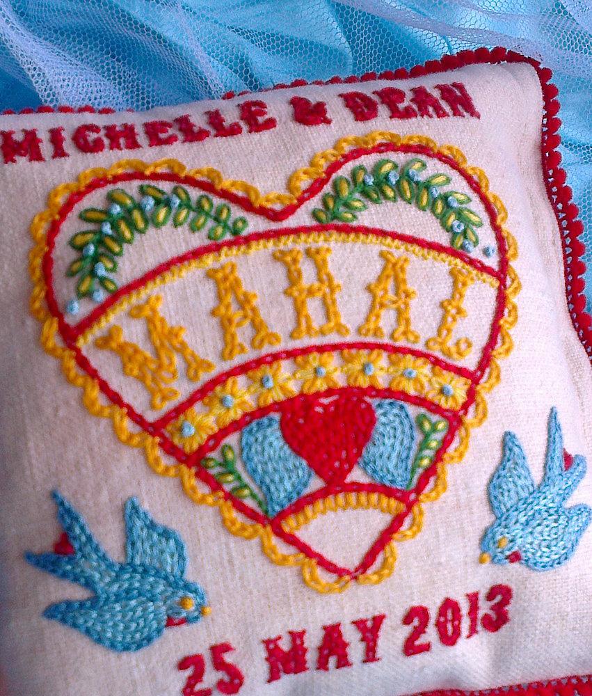 زفاف - Customized Mini Embroidered Love Heart and Bluebirds Wedding Pillow