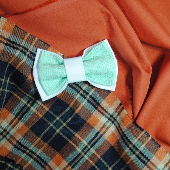 Mariage - Mint white bow tie Embroidered bowtie Wedding in mint white Groom's bowtie Mariage Fiancee Groomsmen bowties Neckties in mint Gift ideas her