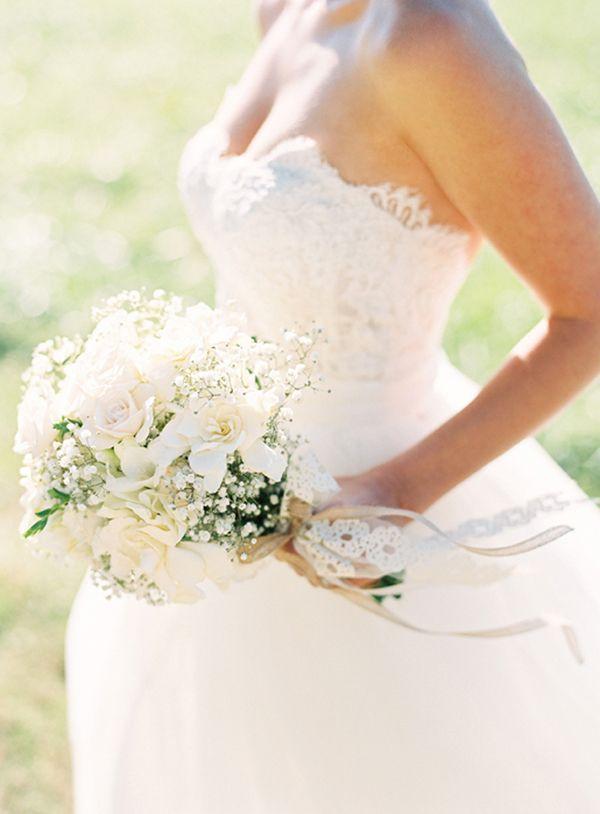 Mariage - Classic Wedding With Baby’s Breath And Toile 