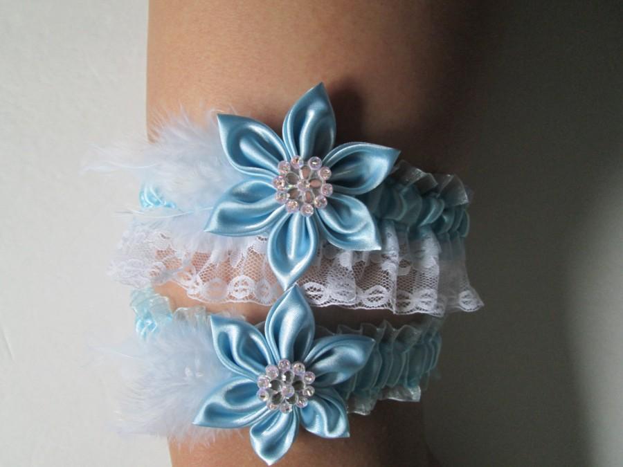 زفاف - Blue Wedding Garter Set, Baby Blue PROM Garter, White Lace Garter with Feathers, Kanzashi, Something Blue, Beach Bridal Garter