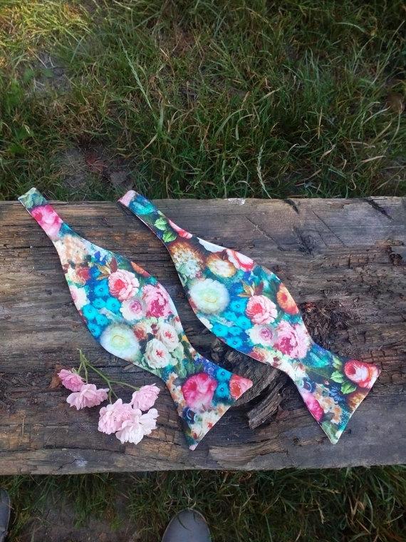 Hochzeit - Roses floral bow tie self-tied bowtie in roses pattern wedding country ties gift for father coworker gifts regalos del compañero de trabajo