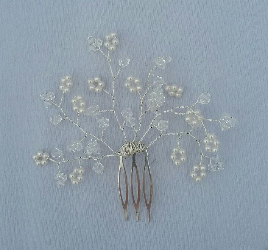 Hochzeit - Bridal Inspired hair comb with Swarovski Pearls and Crystals