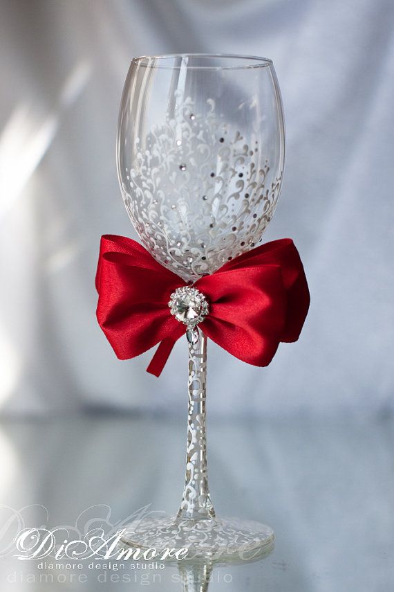 Hochzeit - Red Wedding Wine Glass For Bride/ Wedding Toasting Glasses / Wedding Glasses