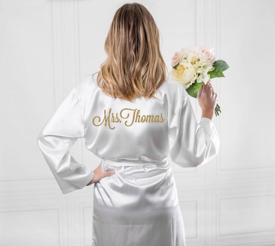 زفاف - Wedding Robe for Bride and Bridesmaids, Bridal Party Robes for Bride to Be, Personalized and Monogram Options (Item - ROB100)