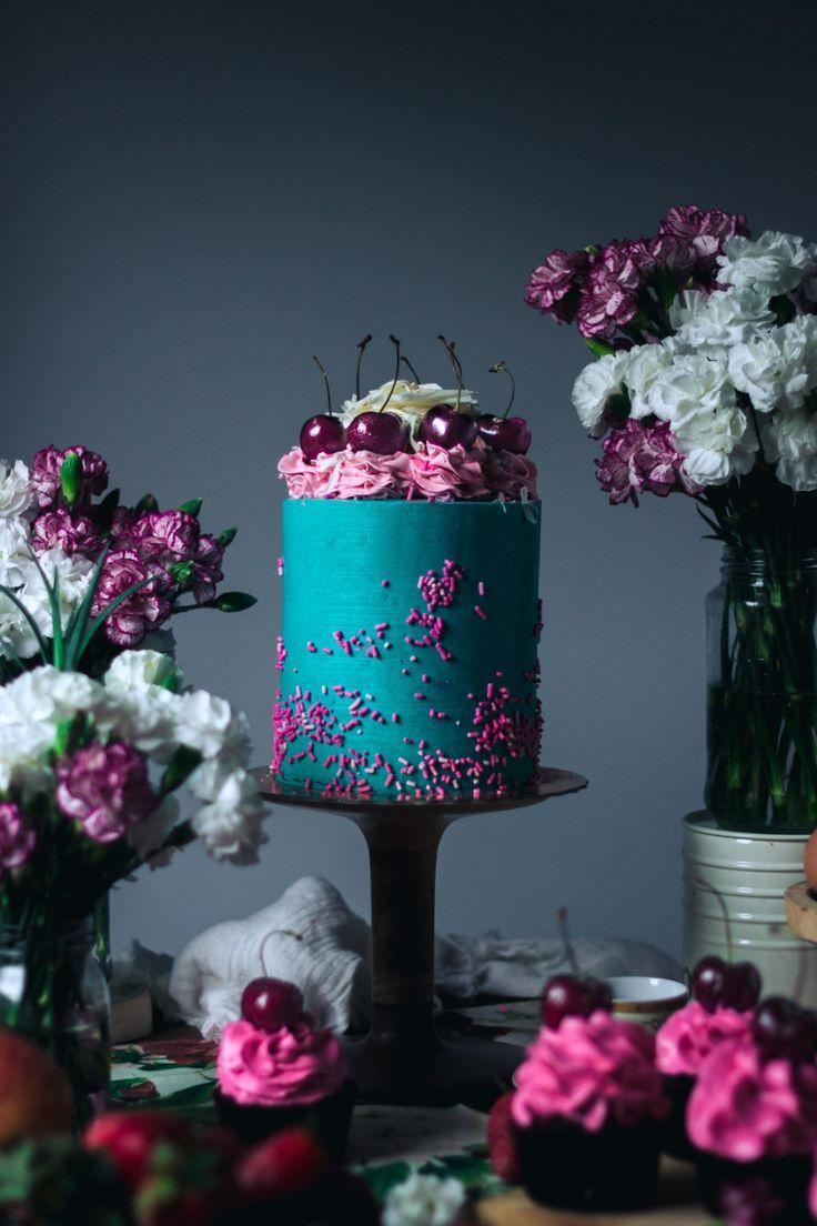 Hochzeit - Luxury White Chocolate And Cherry Layer Cake