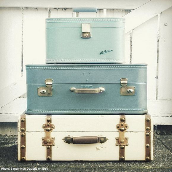 Свадьба - New Uses For Old Things: Vintage Suitcases