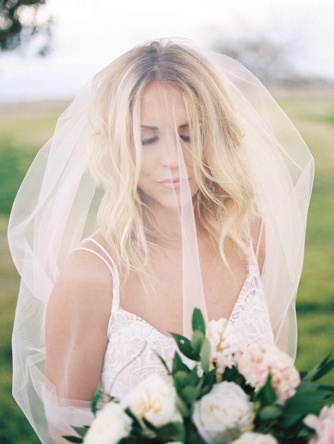 Hochzeit - Rose Quartz   Serenity-Filled Texas Winery Bridal Inspiration