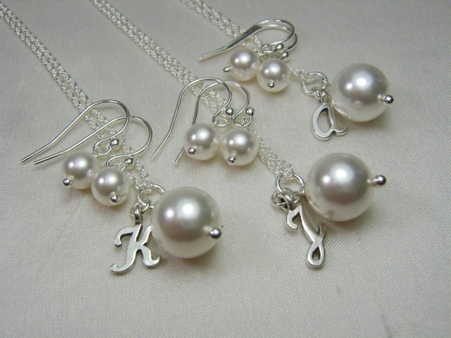 Mariage - Bridesmaid Jewelry Set of 4 Personalize Bridesmaid Necklace Earrings Pearl Initial Necklace Bridesmaid Gift Wedding Jewelry Bridal Jewelry