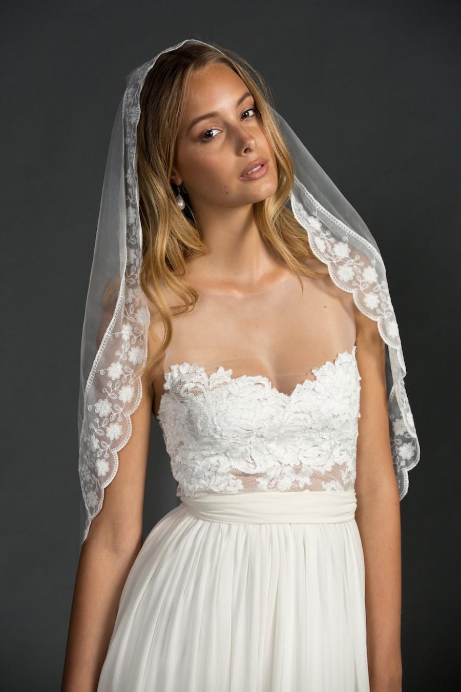Hochzeit - Grace loves lace lace wedding dress