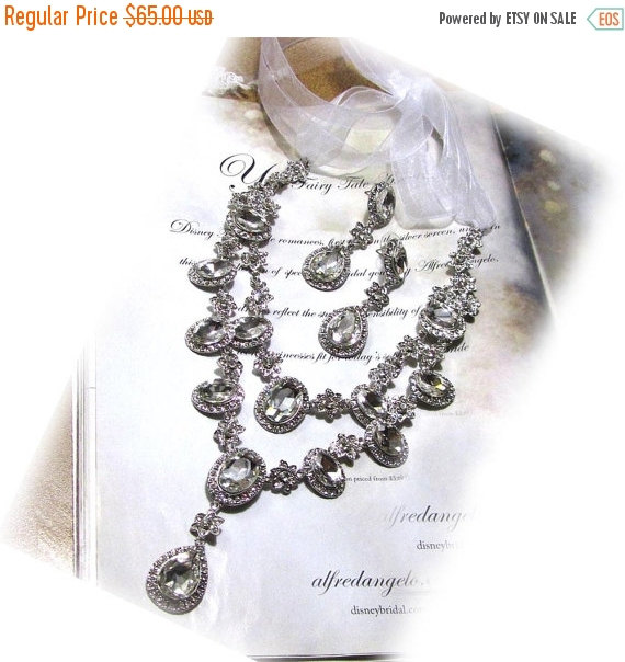 Hochzeit - Wedding jewelry set, Bridal jewelry , Bridal necklace, crystal earrings, vintage inspired rhinestone bridal statement, Crystal jewelry set