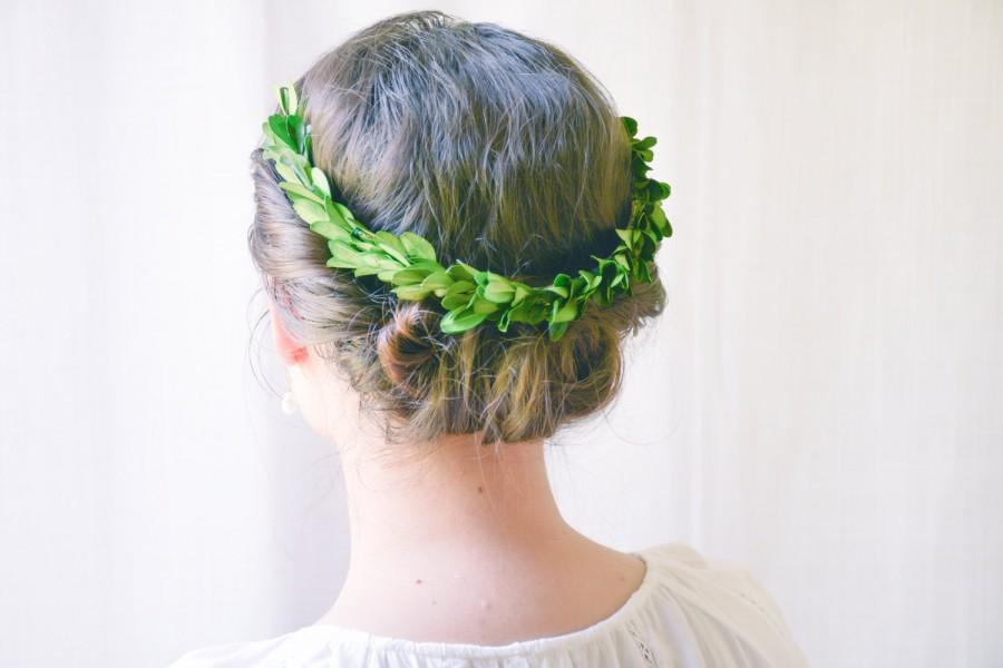 Hochzeit - Green crown, Leaf halo, Woodland wedding hair accessories, Bridal headpiece, Wreath - NYMPH