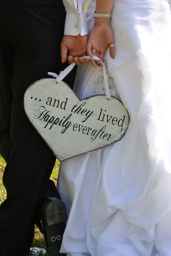 زفاف - Wood Wedding Sign, Here Comes The Bride With And They Lived Happily Ever After. 11 1/2 X 14 1/2 Inches, 2-Sided. Heart Bridal Wedding Sign