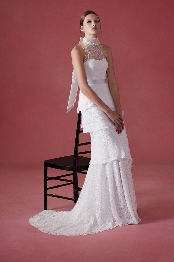 Hochzeit - Bridal Fall 2016 Fashion Shows - Vogue