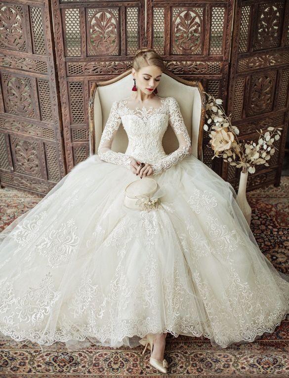 Свадьба - Oh My Lace! This Eileen Couture Wedding Dress Is Filled With Exquisitely Feminine Details Perfect For The Vintage Bride!