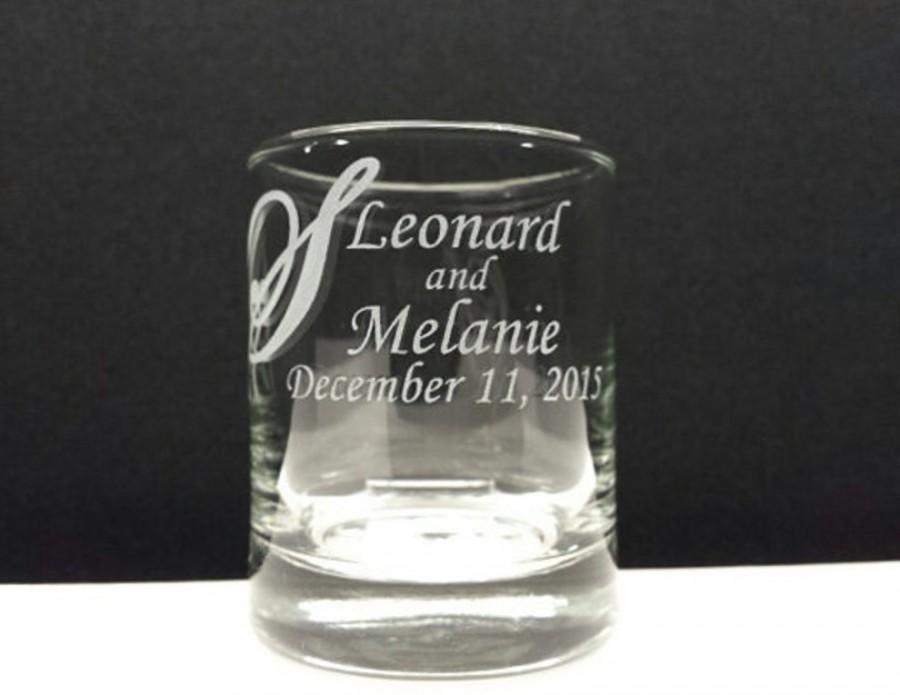 Mariage - 48 Personalized Favors Custom Engraved Glass Votive Holders Surname Spring WeddingCandle Holder Decor Table Decorations Engraved Glass Favor