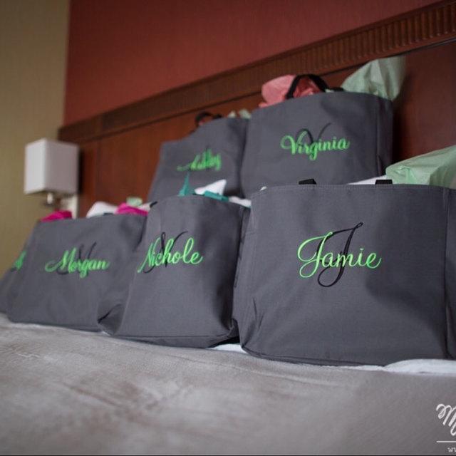 Mariage - Set of 9 Personalized Embroidered Tote Bags Bridal Party Bridesmaid Gift