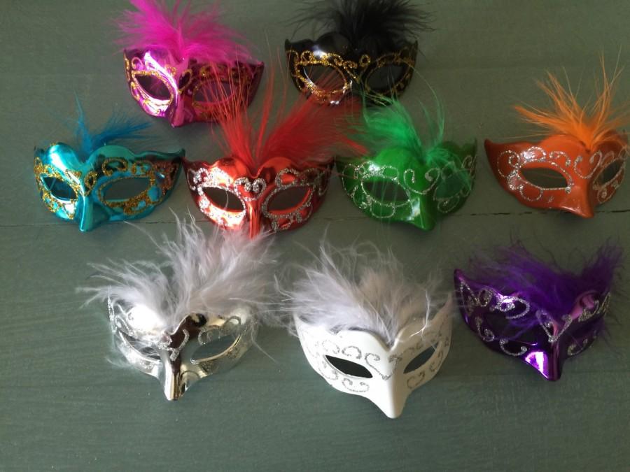Mariage - 12 Mini Mardi Gras Feathered GLITTER MASK party decorations wedding quince favor