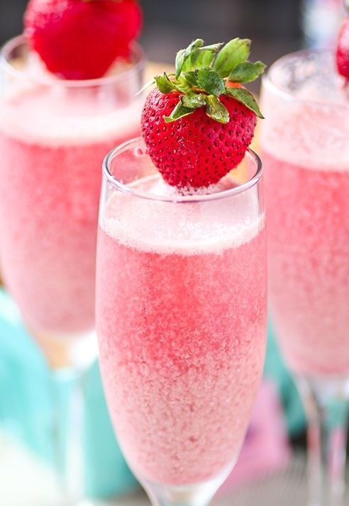 Свадьба - Strawberry Cream Mimosa
