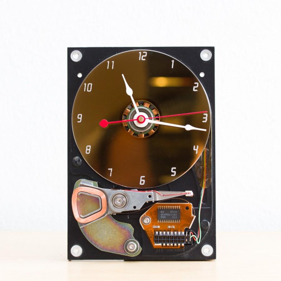 Свадьба - Desk clock - recycled Computer hard drive clock - HDD clock - gift for dad - unique gift for him - c7149
