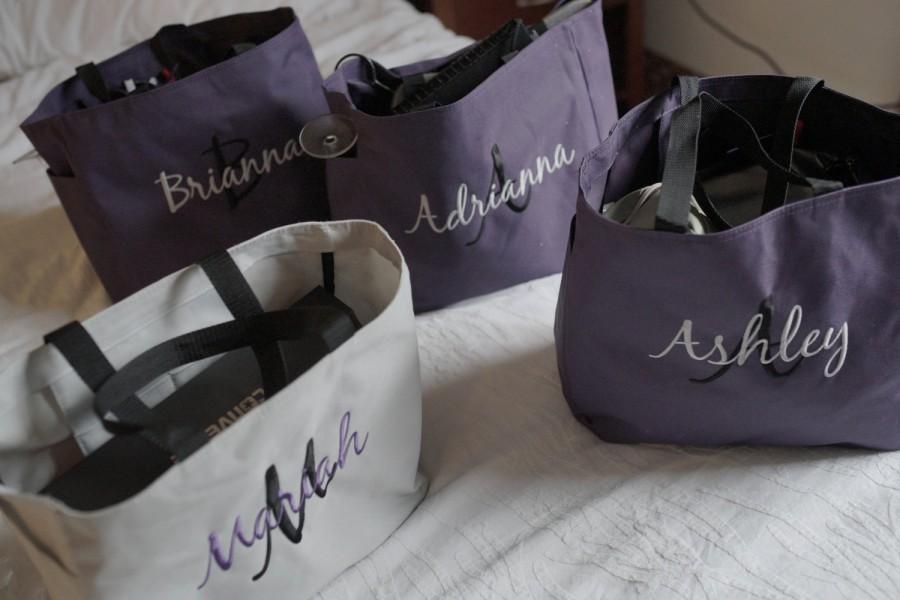 Mariage - Set of 7 Personalized Embroidered Tote Bags Bridal Party Bridesmaid Gift