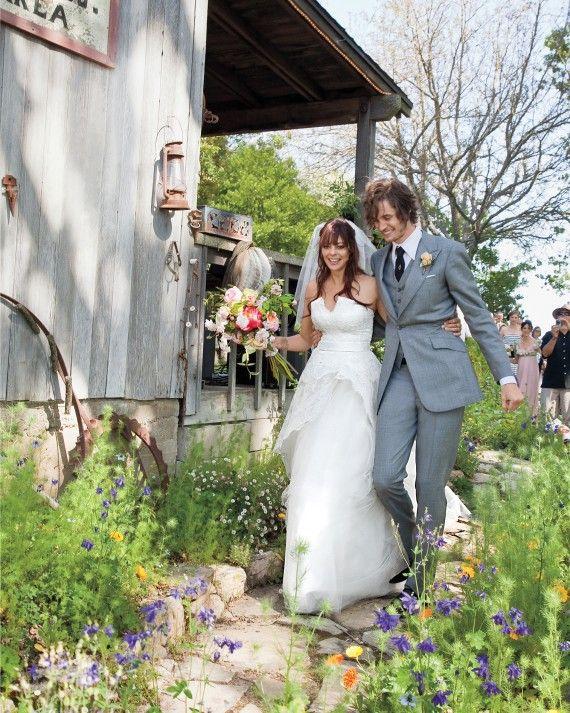Wedding - A Casual, Rustic Outdoor Wedding On A Farm In California