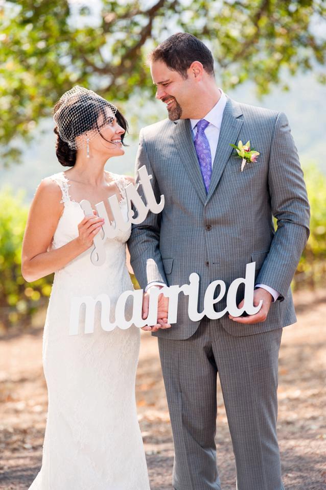 زفاف - Wedding Sign Just Married for Photography - Photo Prop or Decor for Wedding Carved Just Married Sign in Gold (Item - JMA100)