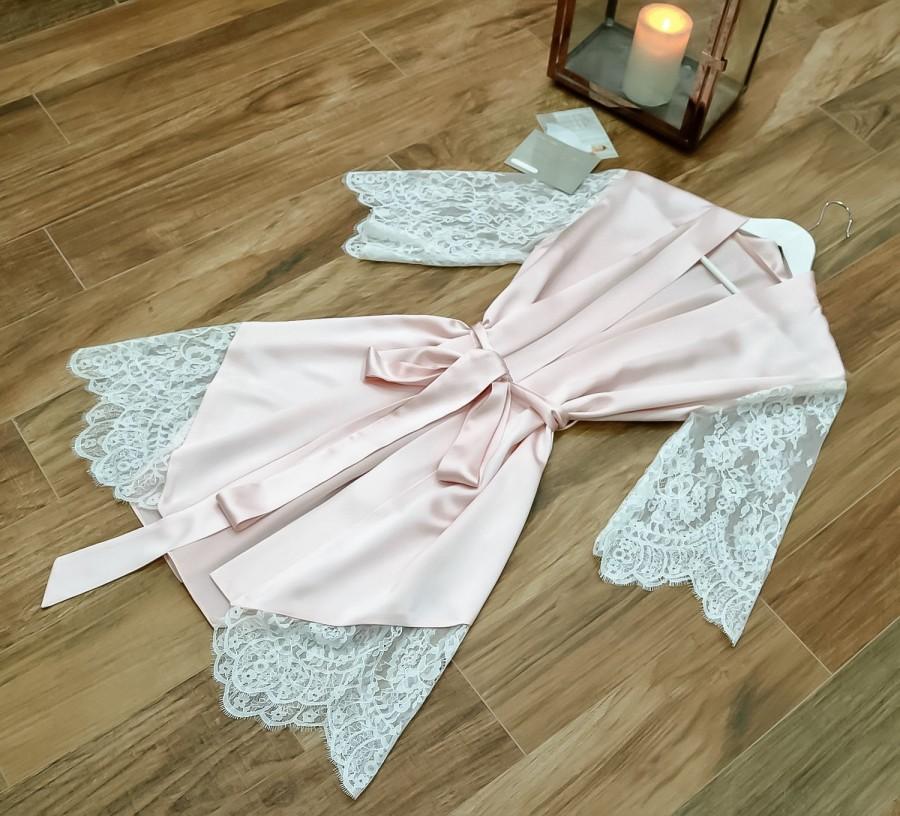 Hochzeit - Bridal robe/Silk Robe/Wedding Robe/Short Silk Robe/Lace sleeve Robe