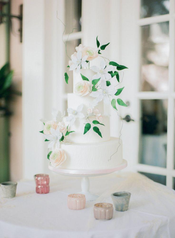 Hochzeit - A Wedding Inspiration Complete With Foraged Blooms
