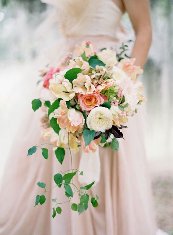 Свадьба - Garden Rose - Romantic Summer Garden Wedding Inspiration In Pink & Green -