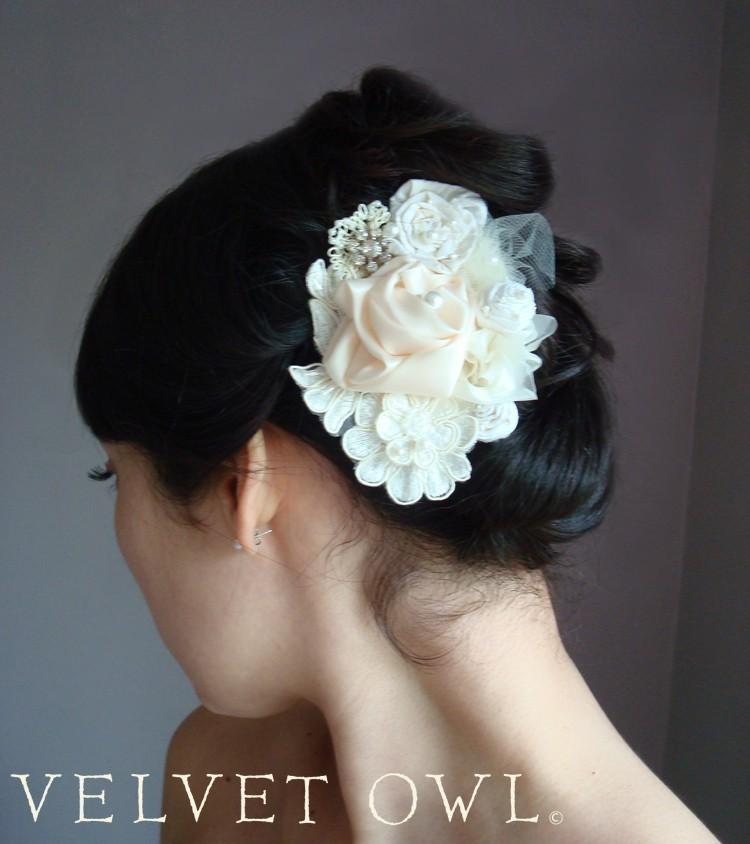 زفاف - Bridal bespoke lace clip or comb fascniator couture rose Ivory White or Champagne - MONIQUE