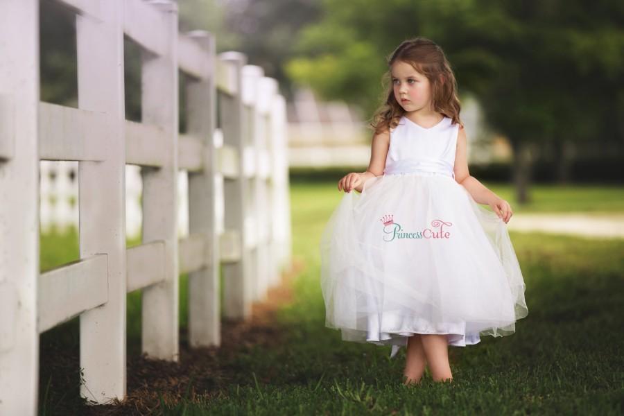 Hochzeit - Classiic Flower Girl Dress in Diamond White