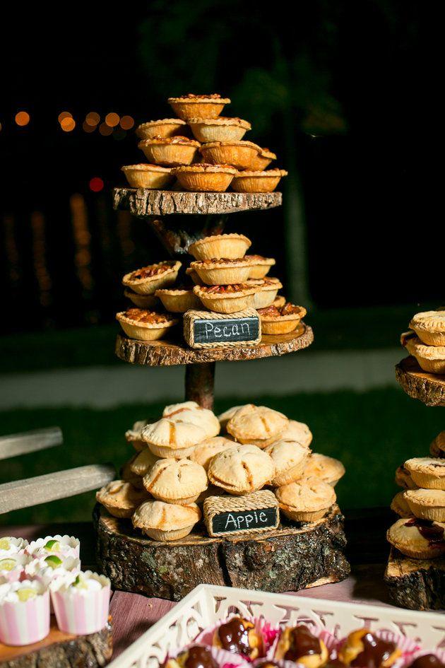 Mariage - 24 Fall Wedding Ideas That Celebrate The Very Best Of The Season